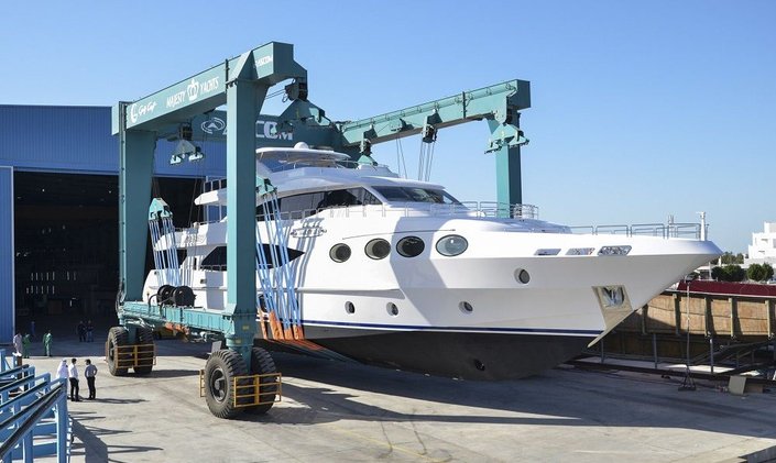 Latest Majesty 125 to Premiere at Dubai Boat Show