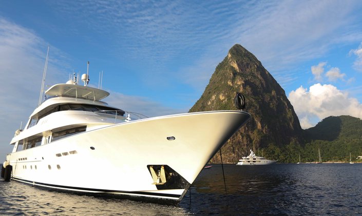 M/Y ‘The B&B’ Opens for Charter in New England