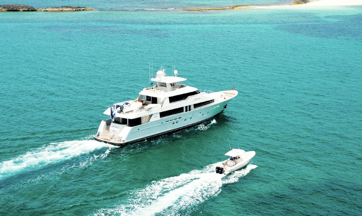 Charter ARIOSO in the Bahamas