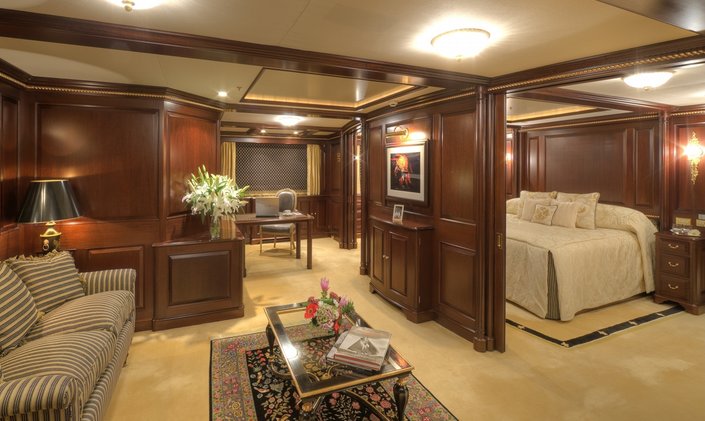 Luxury Motor Yacht TELEOST Available in the Caribbean