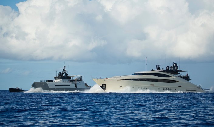 M/Y VANTAGE & Support Vessel AD-VANTAGE Available In Summer