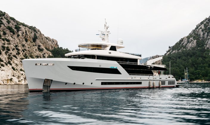 Rare Availability: Embrace the New Year in the Bahamas with Luxury Yacht Charter HEEUS