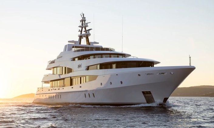 First Look: Superyacht Charter LUDZIE Unveils Latest Refit