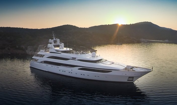 M/Y 'Lioness V' Offers Special Monaco GP Deal