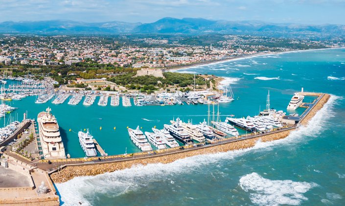 Last minute escapes to the Med: Special offers for summer 2025 Mediterranean yacht charters