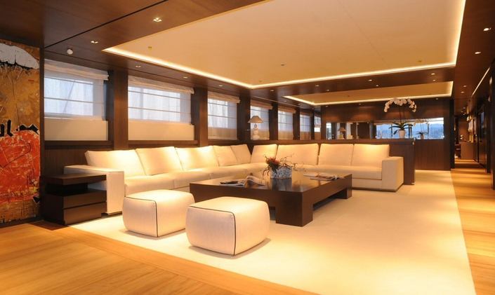 10% Discount on M/Y AQUA