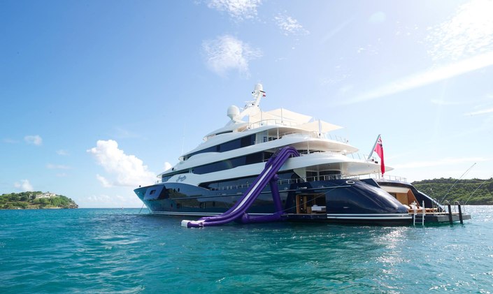 M/Y AMARYLLIS Opens For The Winter Holidays