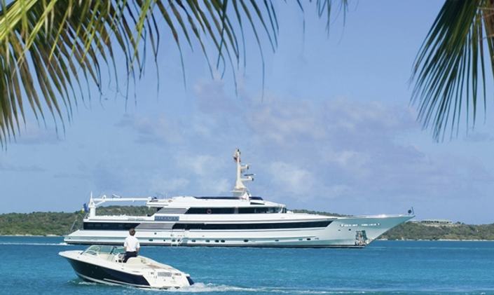 M/Y ISLANDER in the Caribbean and Bahamas