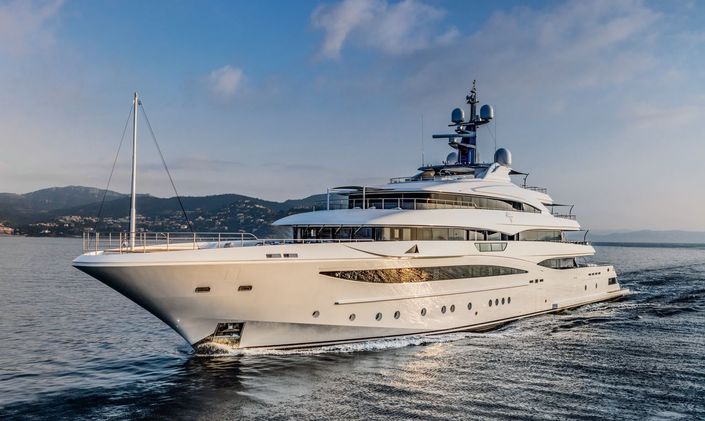 Charter Yacht 'Cloud 9' Wins World Yacht Trophy