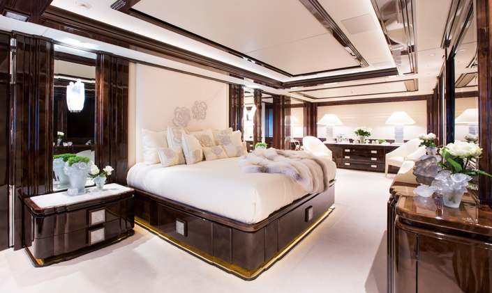 M/Y 'Illusion V' Wins Asia Boating Award