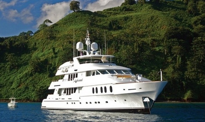  Motor Yacht 'I LOVE THIS BOAT' Joins Charter Fleet