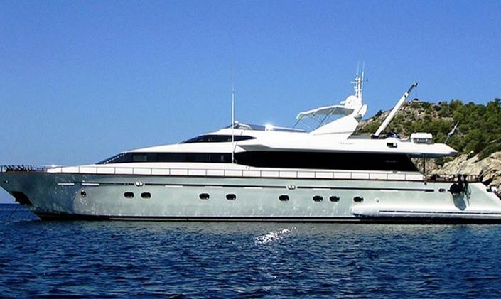 Greece charter special: discount offer for 31m motor yacht FALCON ISLAND