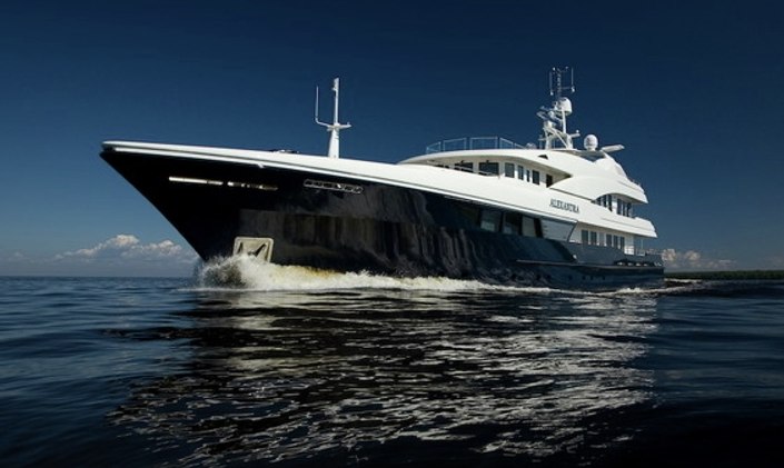 Charter Yacht LATITUDE in the Mediterranean