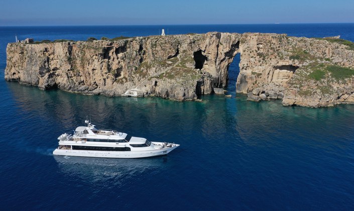 Greek yacht charter special: 25% discount offered on M/Y 'Carmen Fontana’