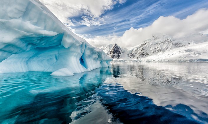 M/Y LEGEND Charters in Antarctica