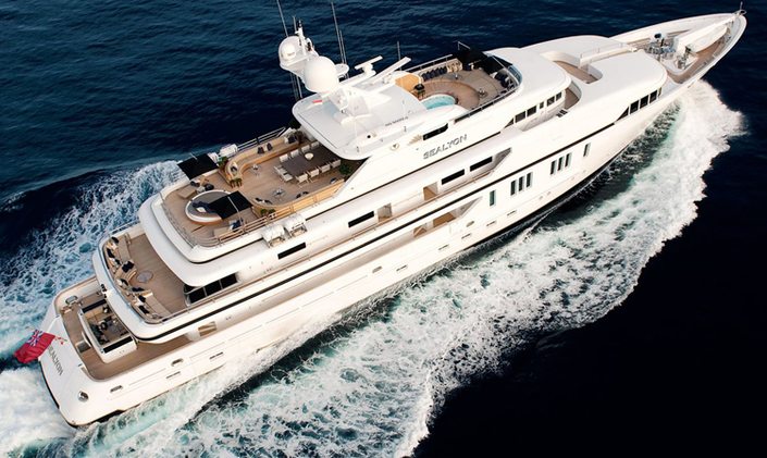 M/Y SEALYON prepares for Palm Beach Show