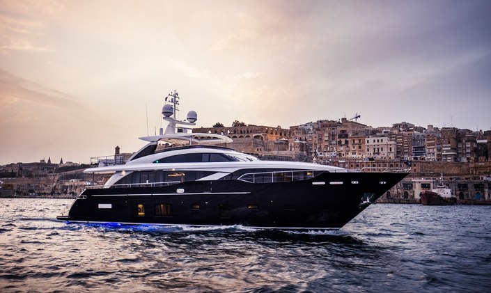 VIDEO: Superyacht KOHUBA Cruises in Ibiza