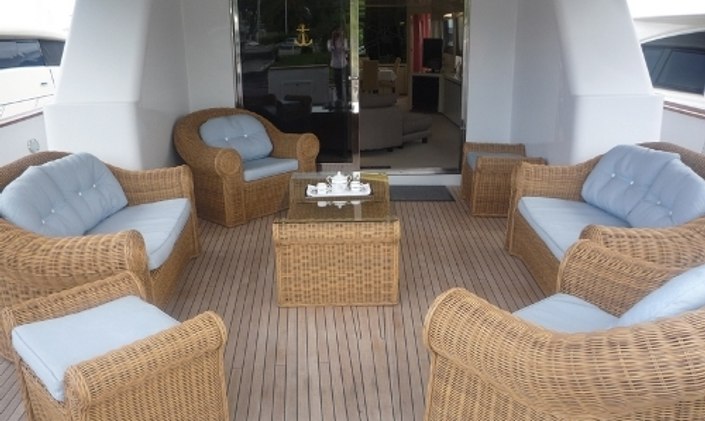 M/Y 'Pas Encore' Special Offer