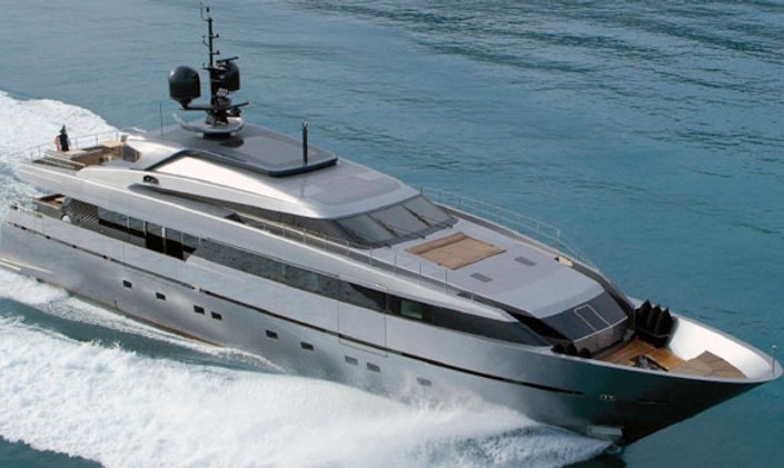 Superyacht 'Scorpion 2' has charter gap