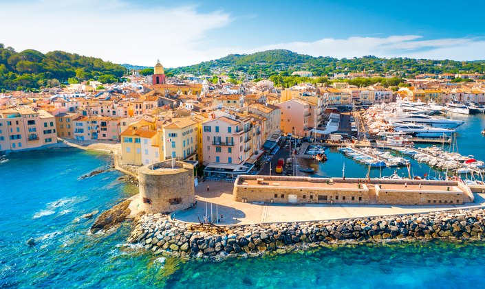 Non-EU flagged yachts can now anchor in France again following repeal
