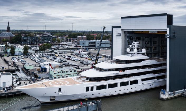117m superyacht INFINITY prepares for sea trials