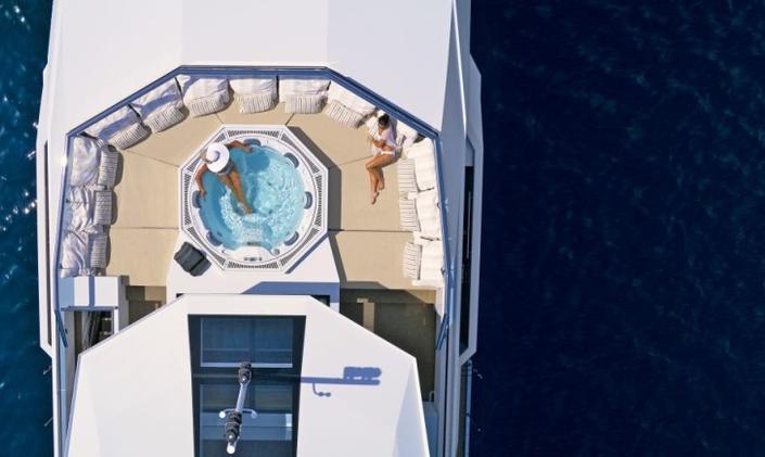 M/Y ‘Big Fish’ Open for Charter in Fiji