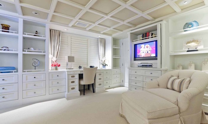 M/Y RHINO Increases Charter Offer