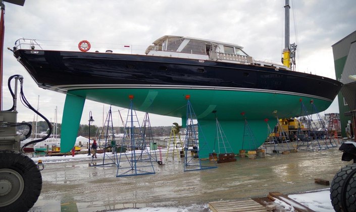 S/Y AXIA Wins Accolade for Exterior Refit