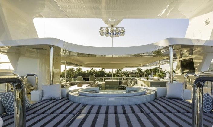 M/Y 'King Baby' Offers Late-Summer Deal In New England