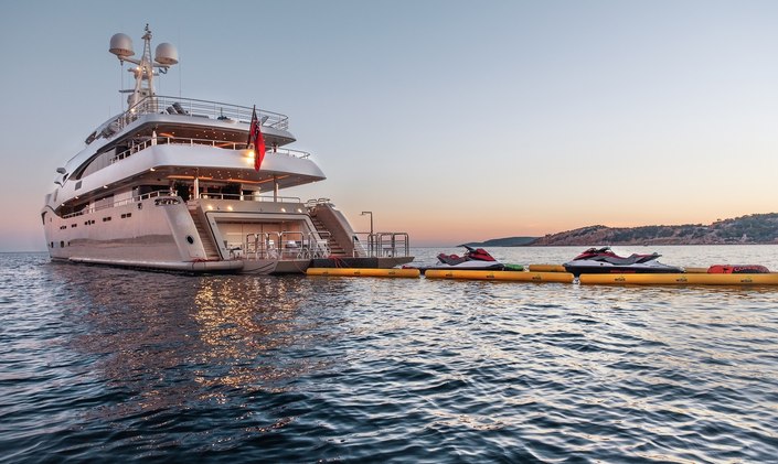 M/Y 'Light Holic' Open For Charter In France This June