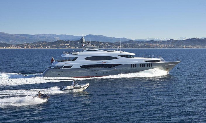 M/Y 'Zoom Zoom Zoom' Offers Bahamas Charters