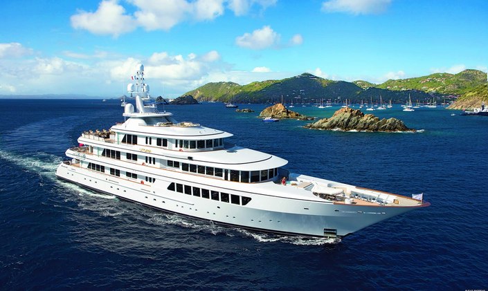 M/Y UTOPIA Offers Christmas Charter