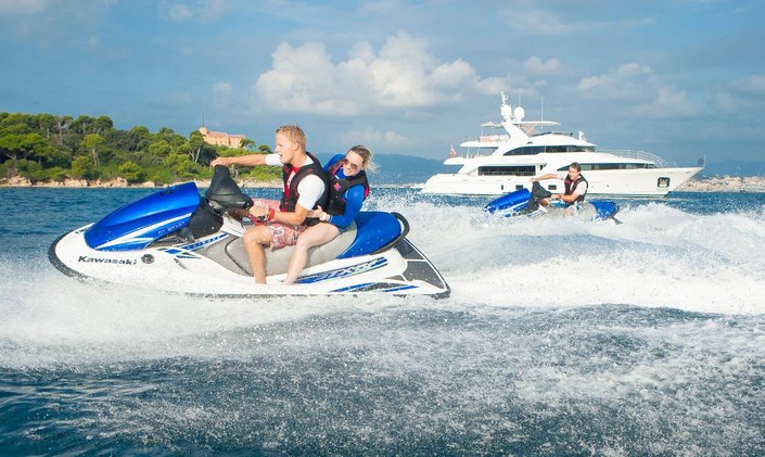 M/Y DYNAR offers late-summer charter deal