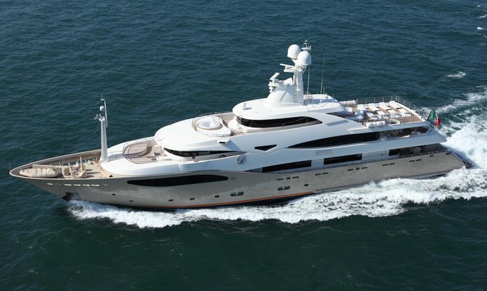CRN 60 Superyacht LIGHT HOLIC Rejoins Charter Market Under New Name Following Successful Sale