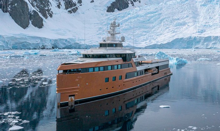 Heading South For The Winter: Explorer Yacht LA DATCHA Announces Antarctica Yacht Charters