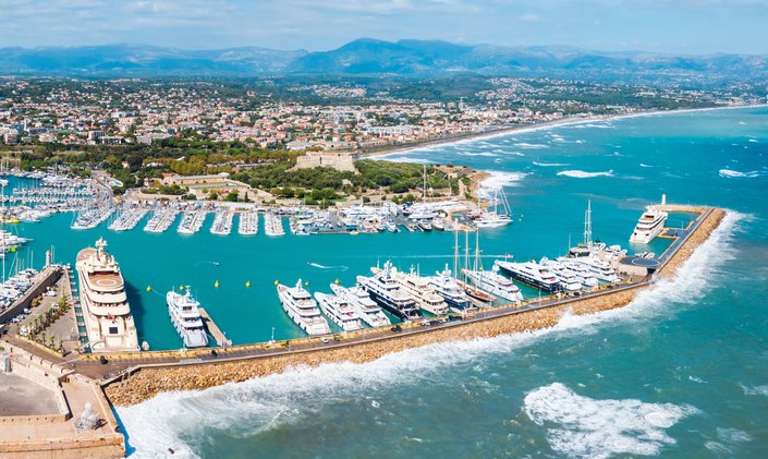 Last minute escapes to the Med: Special offers for summer 2025 Mediterranean yacht charters