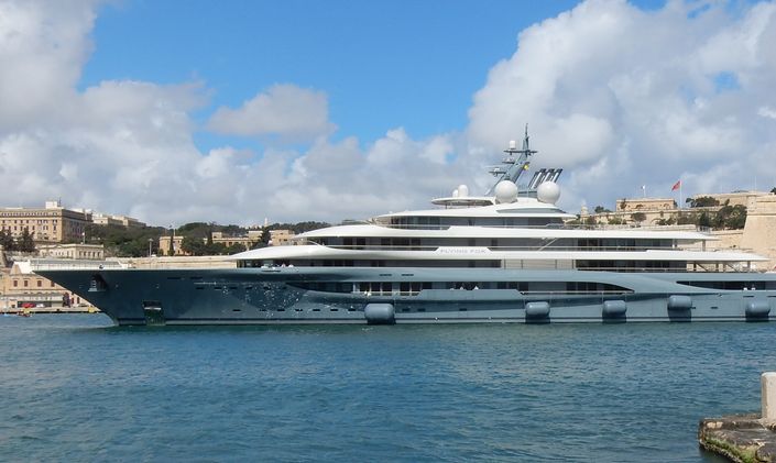 FLYING FOX - World's largest charter yacht revealed