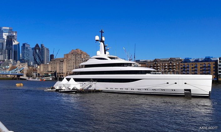 Newly Delivered Lürssen Superyacht ODISEA Drops Anchor by London's Tower Bridge 