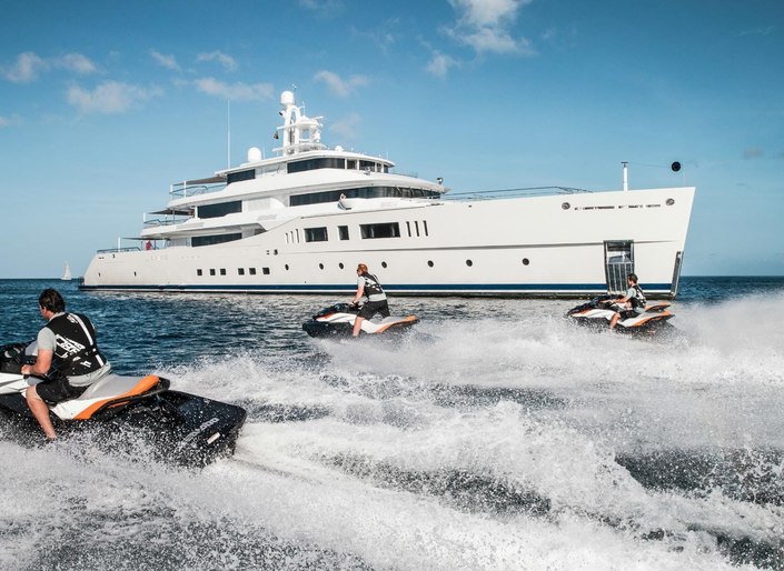 superyacht 'grace e' cruising in the french riviera