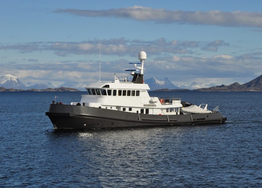 lars expedition yacht