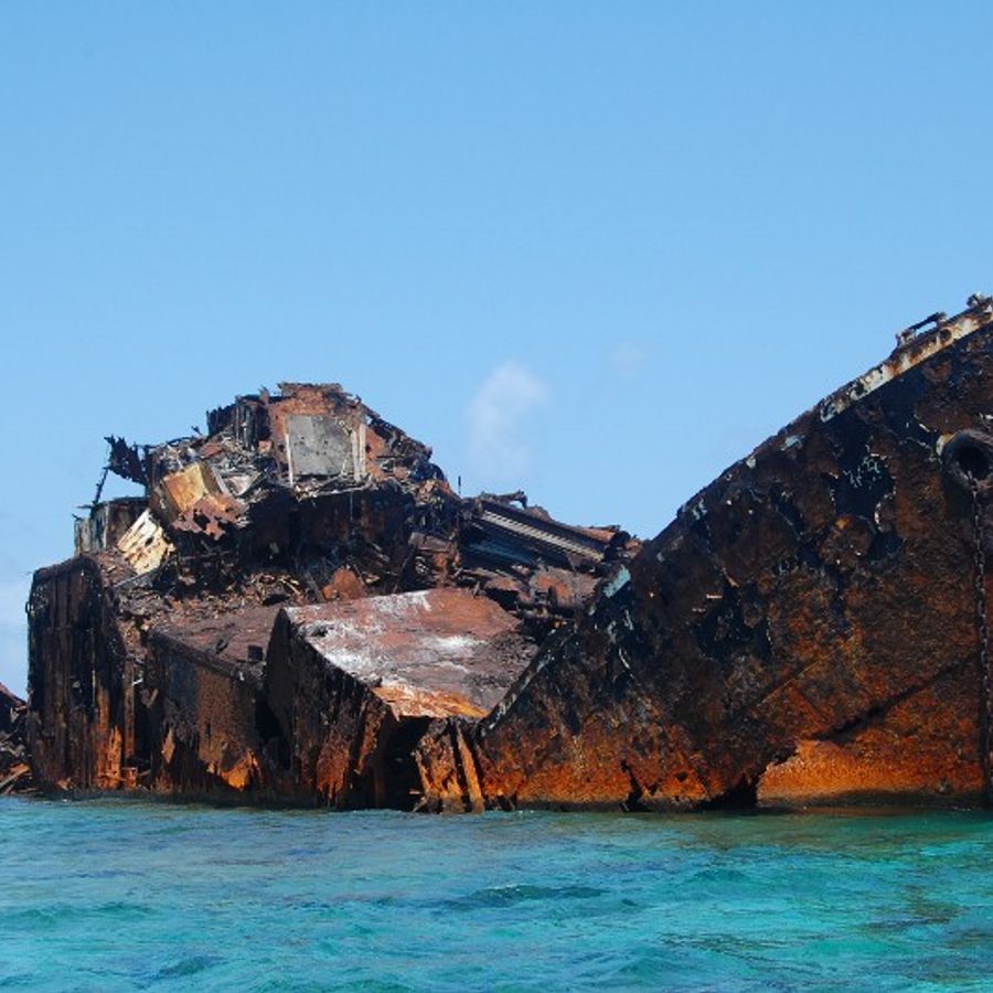 How To Anchor in Rocks, Reef, & Wrecks