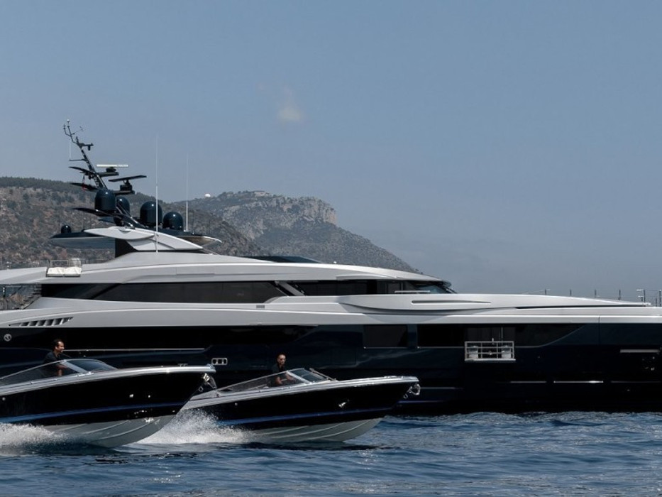 Sneak peak inside yacht from 'Murder Mystery' movie