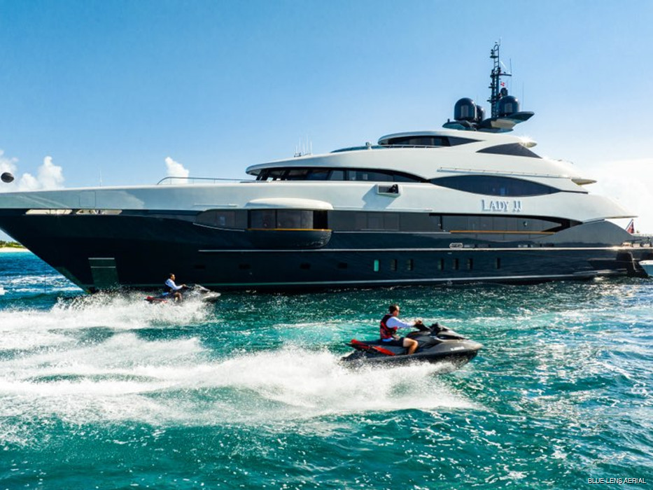 Explore the Bahamas onboard 55m superyacht charter LADY JJ