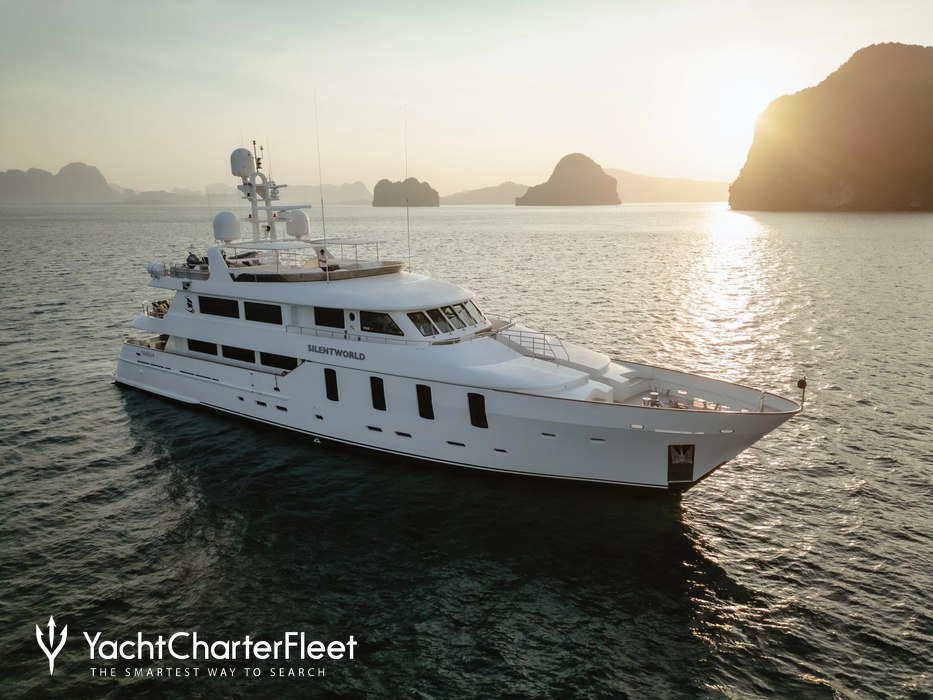 洋書 THE WORLD'S MOST EXTRAORDINARY YACHTS Sea Czar, Ex-Zazu, 1970 Feadship 9