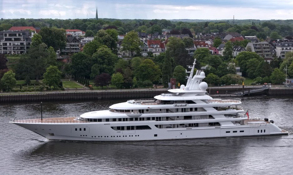 Delivered: 117m BOARDWALK Bids Traditional Farewell To Blumenthal As She Embarks On Maiden Voyage