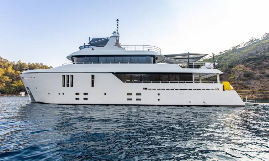 Charter yacht ZEEMAR offers discounted rate for fill the gap Sardinia yacht charter