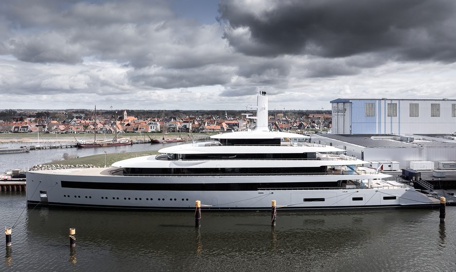 101M Feadship Superyacht MOONRISE unveiled in Makkum ahead of sea trials