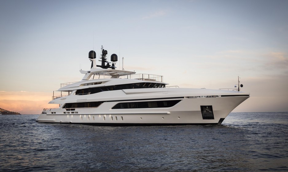 Explore the captivating seascapes of Corsica this summer with Baglietto yacht charter ANDIAMO