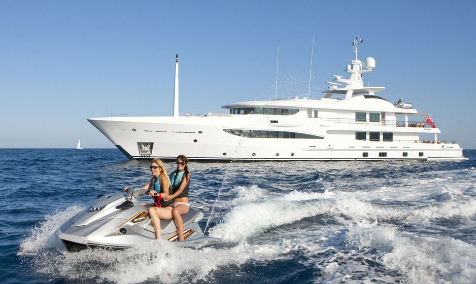 Cruise the Amalfi Coast onboard luxury charter yacht SPIRIT