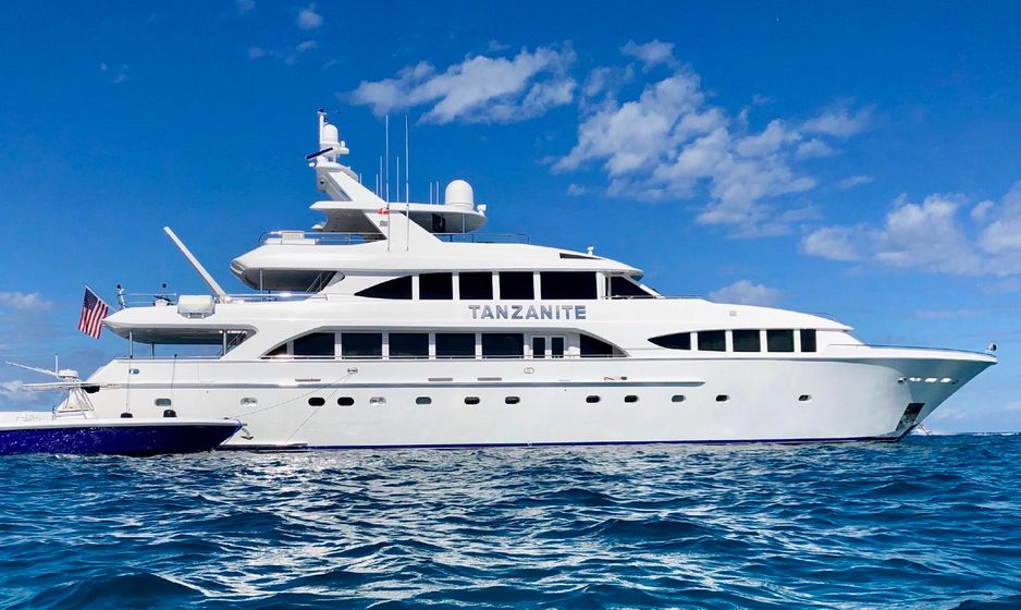 TANZANITE opens Caribbean yacht charter bookings for winter 2026/2027